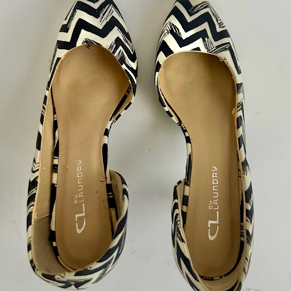 CL by Laundry Chevron Pattern Flats in Black and White